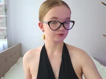 Katebunnys Chaturbate stream image from June 15, 2026