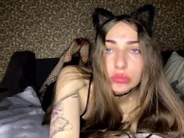 Kirslowbie Chaturbate stream image from June 15, 2026