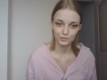 Cherikrasner Chaturbate stream image from June 15, 2026