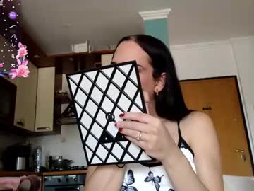 Luara_ Chaturbate stream image from June 15, 2026