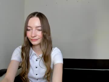 Luminaya Chaturbate stream image from June 15, 2026