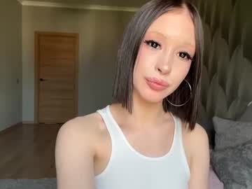 Fillypi2 Chaturbate stream image from June 15, 2026