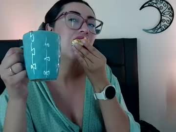 Evoletmk Chaturbate stream image from June 15, 2026