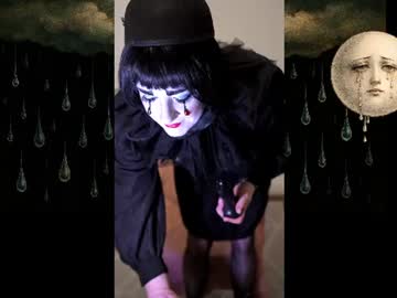 Alinawhitegoth Chaturbate stream image from June 15, 2026