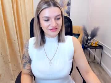 Selenaemoore Chaturbate stream image from June 16, 2026