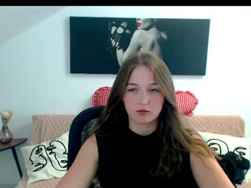 Annewilsonn Chaturbate stream image from June 16, 2026