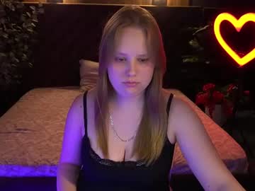 Crystallpaws_ Chaturbate stream image from June 16, 2026