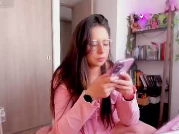Lauu_R Chaturbate stream image from June 16, 2026