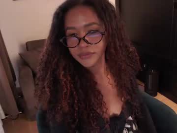 Elenna_Snow Chaturbate stream image from June 16, 2026