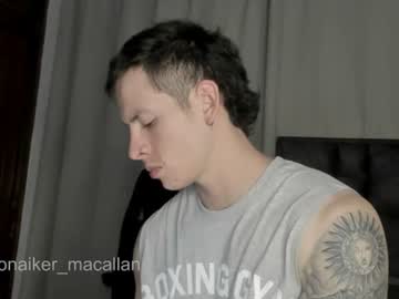 Jhonny_Macallan Chaturbate stream image from June 17, 2026