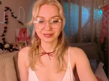 Leyalayla Chaturbate stream image from June 17, 2026