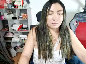 Vellarossa Chaturbate stream image from June 17, 2026