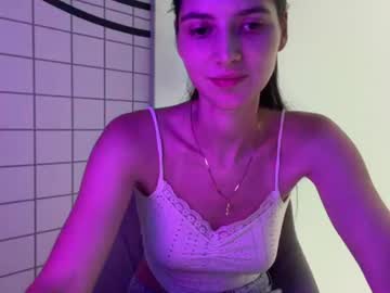 Meralynn Chaturbate stream image from June 17, 2026