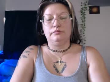 Zawmbiemoonz Chaturbate stream image from June 17, 2026
