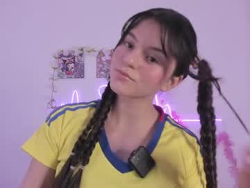 Coralinexxx07 Chaturbate stream image from June 17, 2026