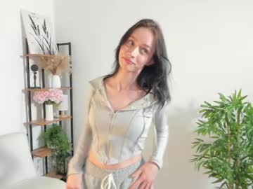 Jenniepeckler Chaturbate stream image from June 18, 2026