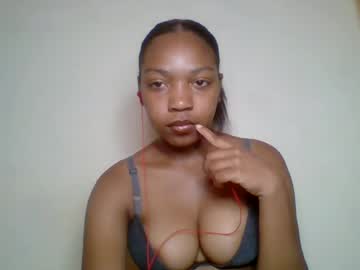 Zyraelle_01 Chaturbate stream image from June 18, 2026