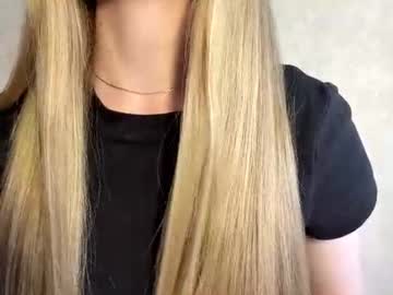 Adriannemuldowney Chaturbate stream image from June 18, 2026