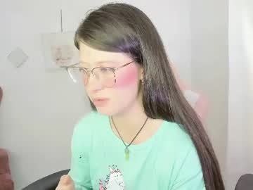 Zooeybelair Chaturbate stream image from June 18, 2026