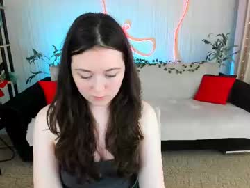 Alluringeyess Chaturbate stream image from June 18, 2026