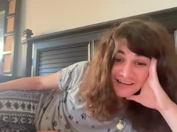 Lilylustwell Chaturbate stream image from June 18, 2026