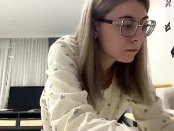 Honeyplonk Chaturbate stream image from June 18, 2026