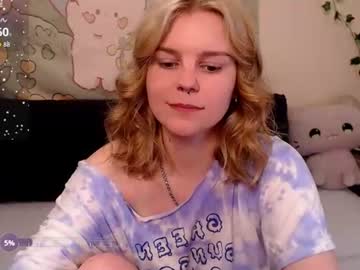 Komorebbi Chaturbate stream image from June 18, 2026