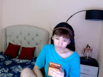 Shantalfoxxy Chaturbate stream image from June 19, 2026