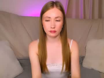 Ellycolins_ Chaturbate stream image from June 19, 2026