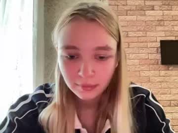 Cherryleija Chaturbate stream image from June 19, 2026