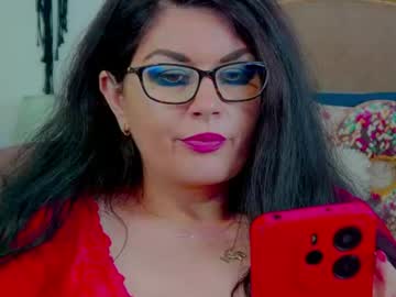 Desirehellen Chaturbate stream image from June 19, 2026