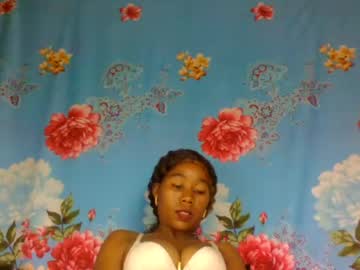 Bemonique Chaturbate stream image from June 19, 2026