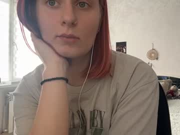 Maxietoaston Chaturbate stream image from June 19, 2026