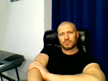 Titan_Heart Chaturbate stream image from June 20, 2026