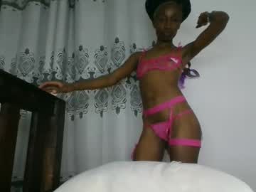 Pretylittle11 Chaturbate stream image from June 20, 2026
