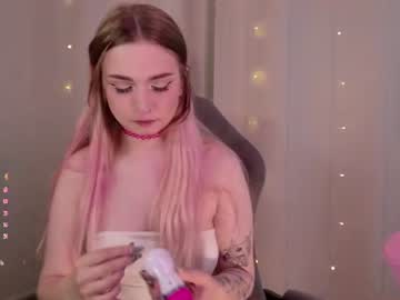 Lucysbrain Chaturbate stream image from June 21, 2026