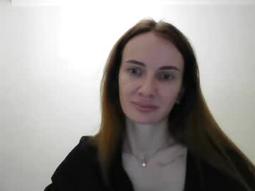 Ainyrvixxen Chaturbate stream image from June 21, 2026