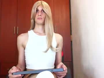 Danihotsweet Chaturbate stream image from June 22, 2026