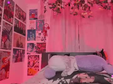 Misscurvytop Chaturbate stream image from June 22, 2026