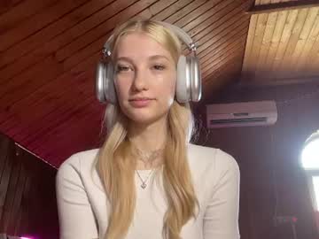 Janicesivertsen Chaturbate stream image from June 22, 2026