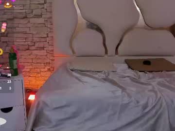 Yenn_Tay Chaturbate stream image from June 22, 2026