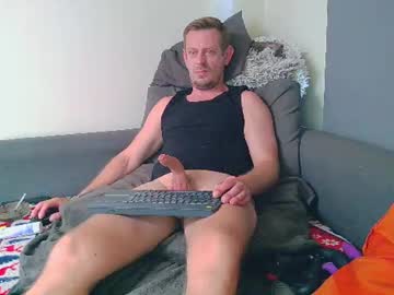 Londoner35xx Chaturbate stream image from June 22, 2026