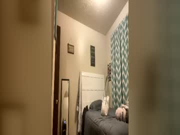 Heidikinz Chaturbate stream image from June 23, 2026