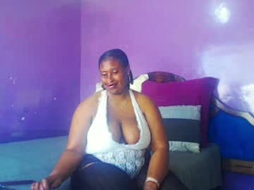 Creamylea Chaturbate stream image from June 23, 2026