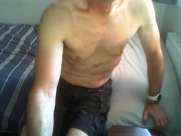 Goldenb02 Chaturbate stream image from June 23, 2026