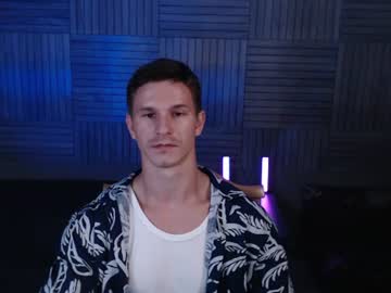 Puremenshape Chaturbate stream image from June 23, 2026