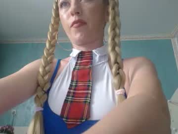 Laralanee Chaturbate stream image from June 23, 2026