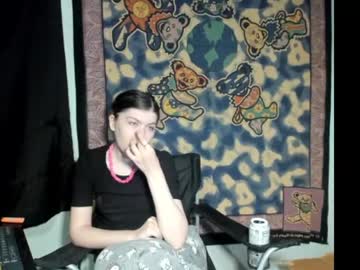 Roxihazeleyes Chaturbate stream image from June 24, 2026