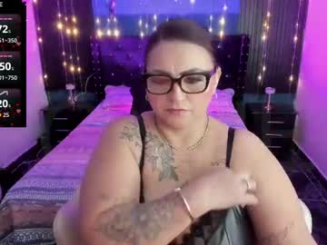 Ivonnee17_ Chaturbate stream image from June 24, 2026