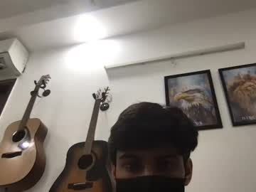 Andrewtatae01 Chaturbate stream image from June 24, 2026